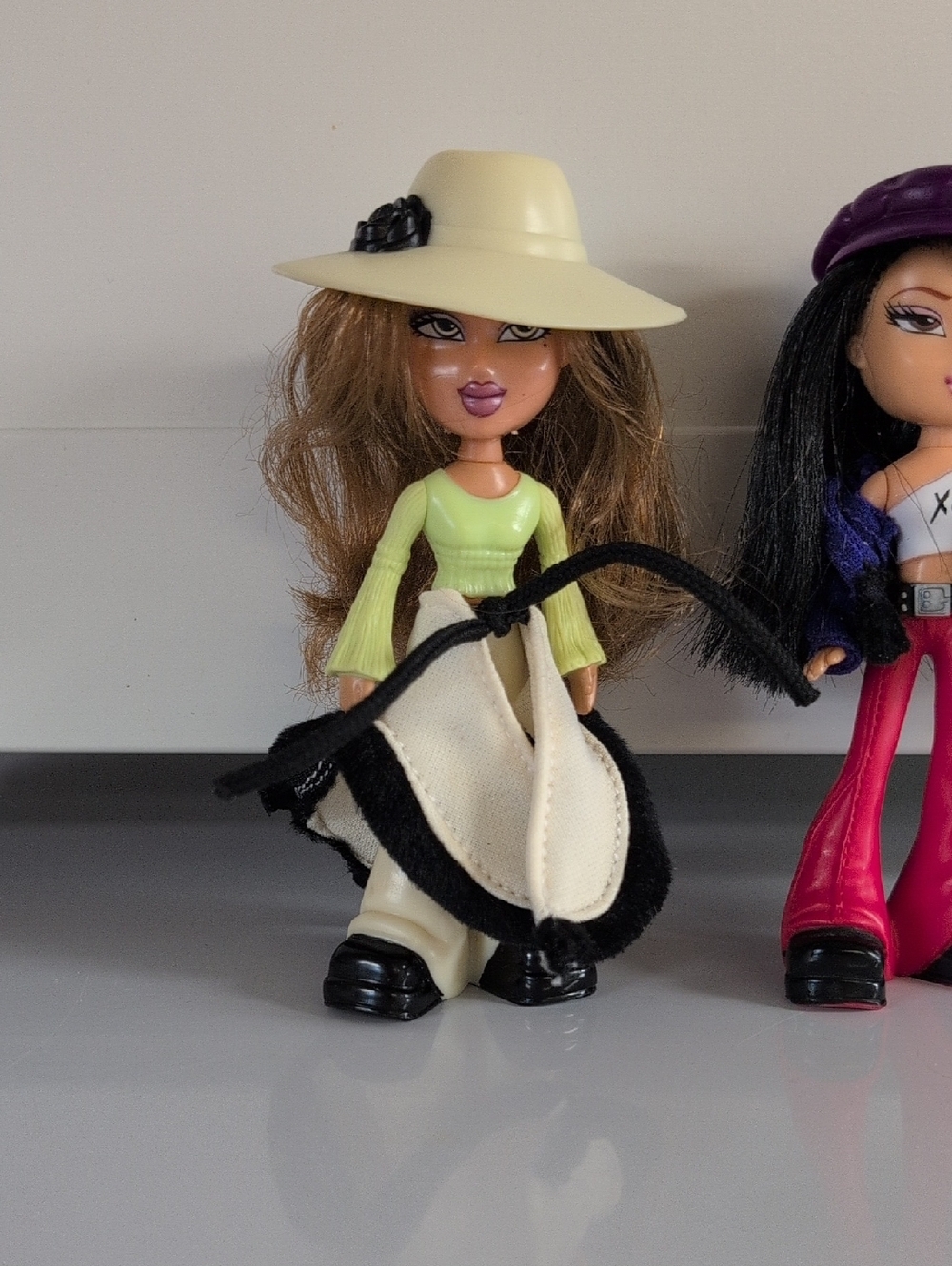 Vintage 2003 Mini Bratz Dolls Set Of 3 Y2K McDonald's MGA With Clothing - Picture 4 of 8